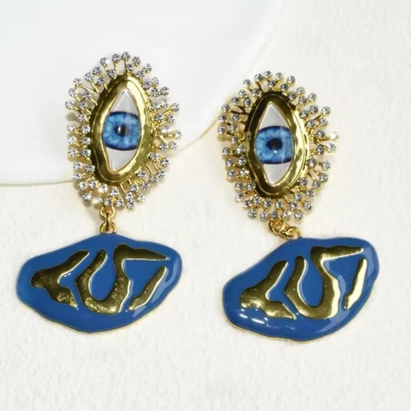 Baroque Guardians of Azure The Mystical Eye Blue Crystal Earrings - Picture 6 of 10